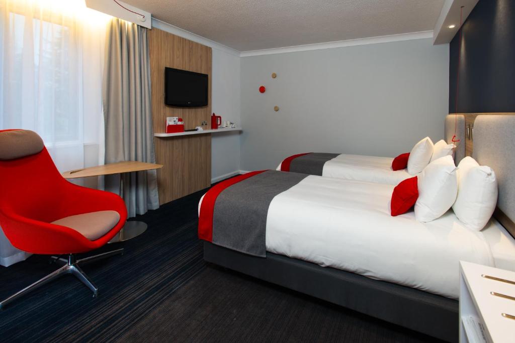 Postel nebo postele na pokoji v ubytování Holiday Inn Express Bath by IHG