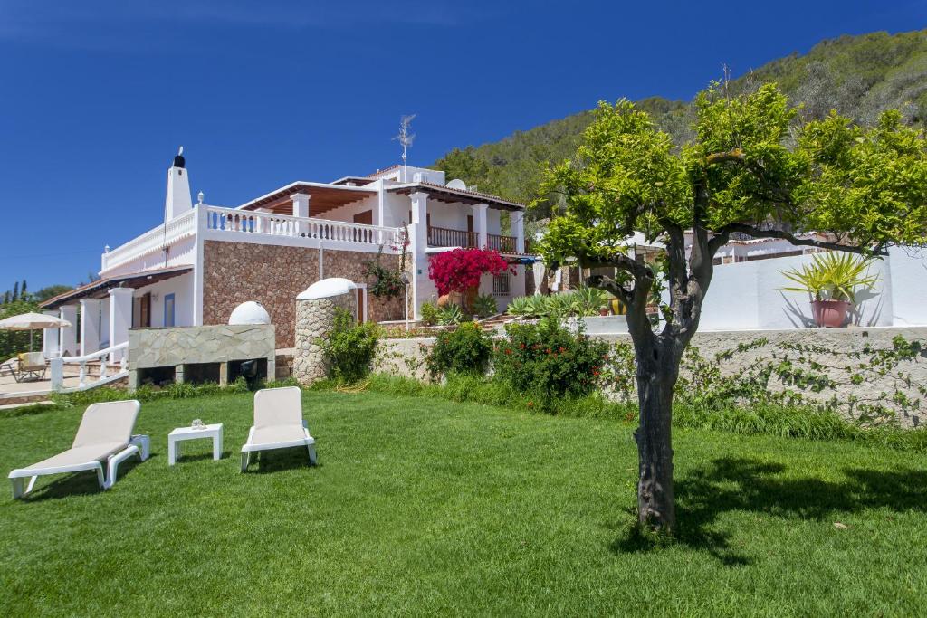 Villa Paris, San Antonio, Spain - Booking.com