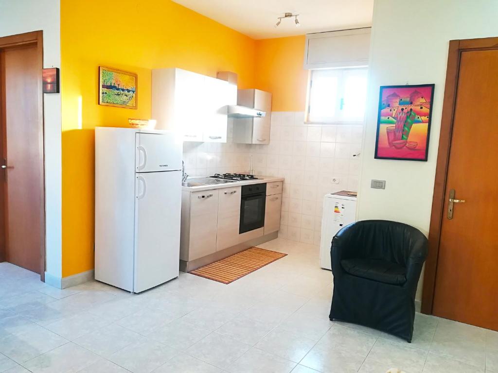 A kitchen or kitchenette at Near The Beach And The Center Of Otranto - Apartment Eleonora 5 Places