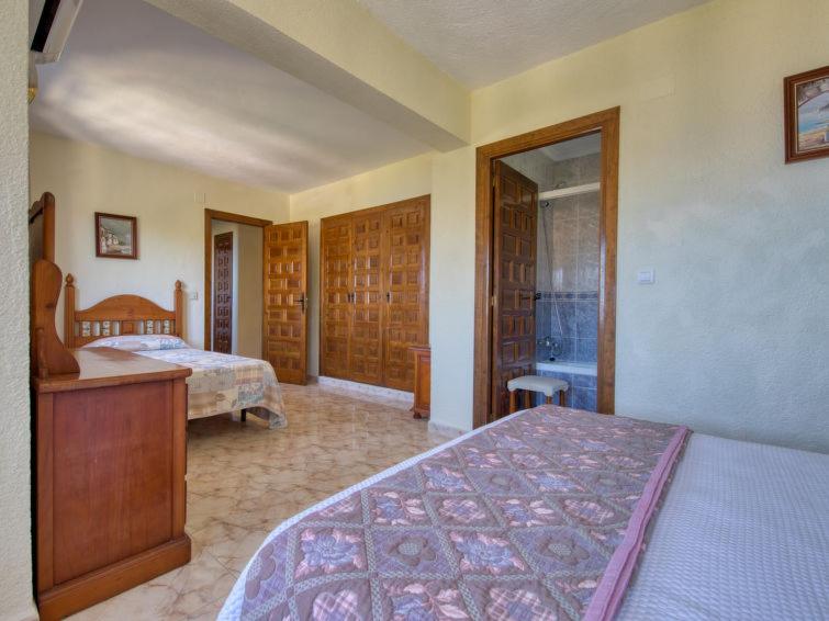 Postel nebo postele na pokoji v ubytování Seaview Villa Balcon al Mar Javea