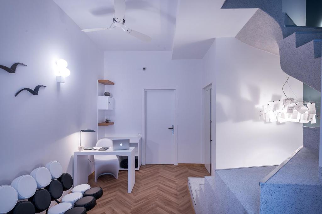 Posezení v ubytování Shapes Luxury Suites