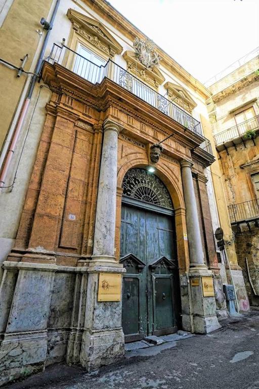 Natoli Apartments - 17