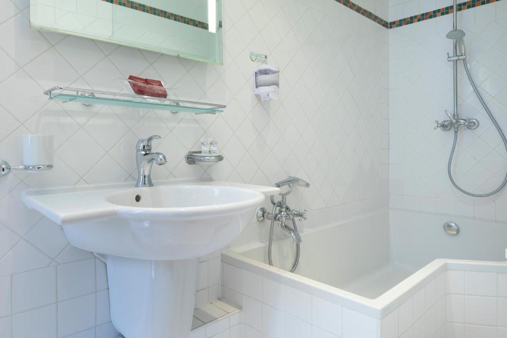 Elysées Hôtel - Resim 42