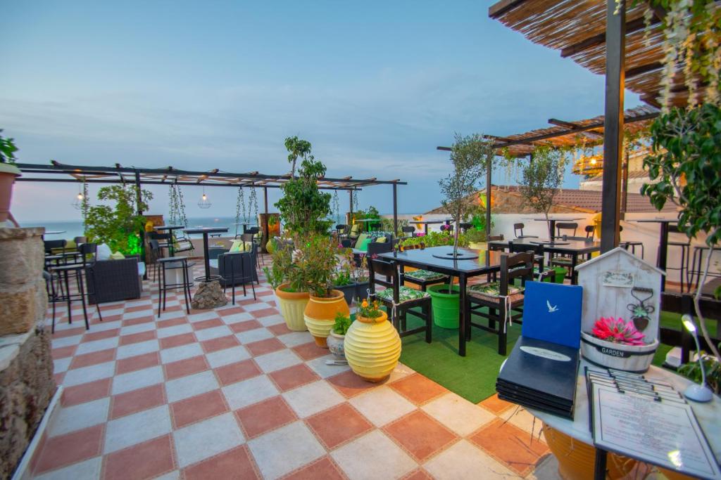 Restaurace v ubytování Agoulos Beach Hotel