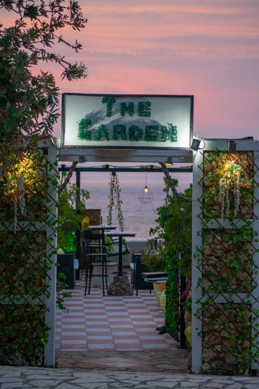 Zahrada ubytování Agoulos Beach Hotel