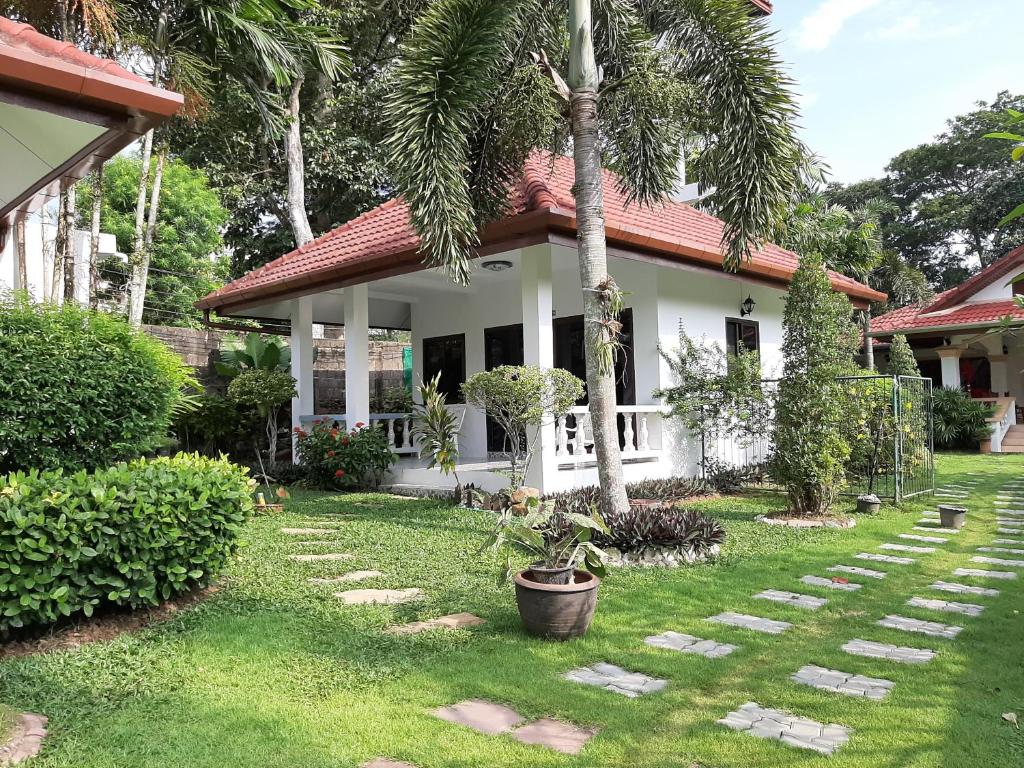 Zahrada ubytování D&K Smiley Phuket Resort