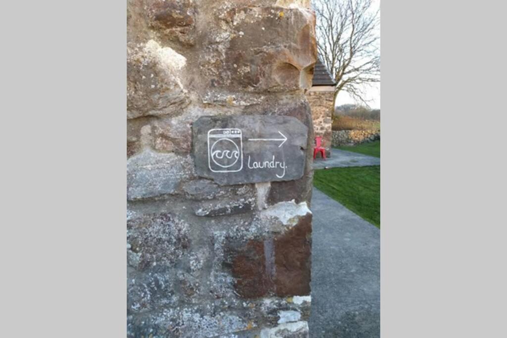 Certifikát, hodnocení, plakát nebo jiný dokument vystavený v ubytování Hayloft Cottage