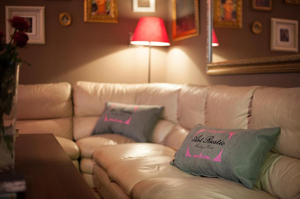 Posezení v ubytování Art-Rustic Boutique Hotel