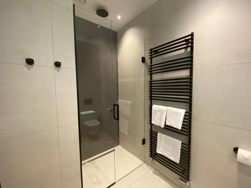 Chevron Hotel - Resim 9