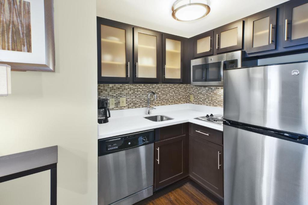 Staybridge Suites Cleveland Mayfield Heights Beachwood by IHG photo