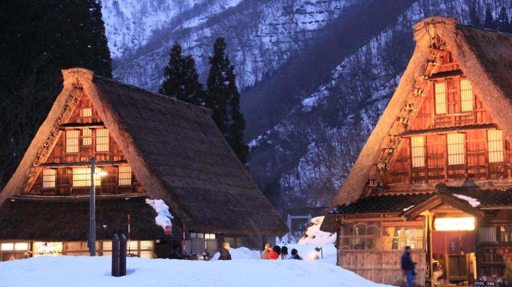 Gokayama Onsen Akaokan talvel