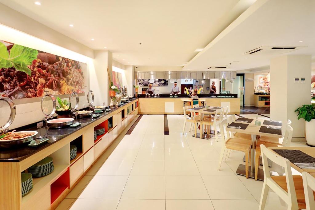 Restaurace v ubytování HARRIS Hotel Seminyak