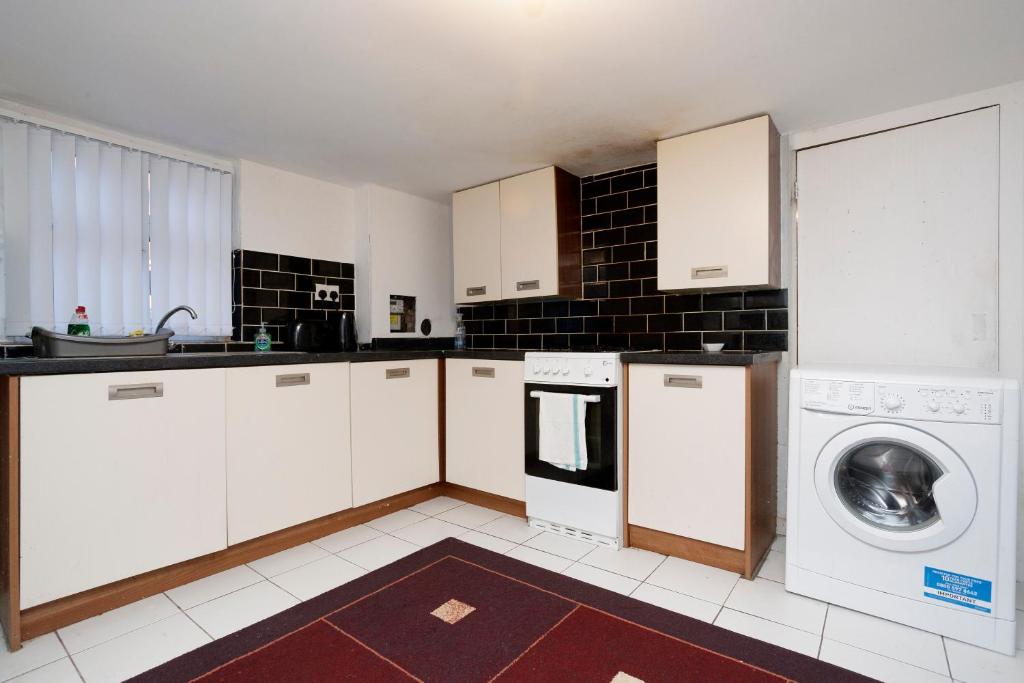 St James Luxury Apartment