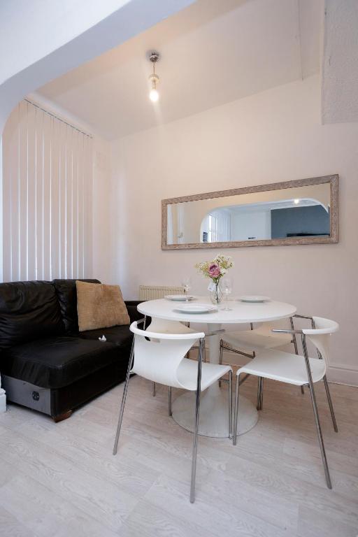 St James Luxury Apartment