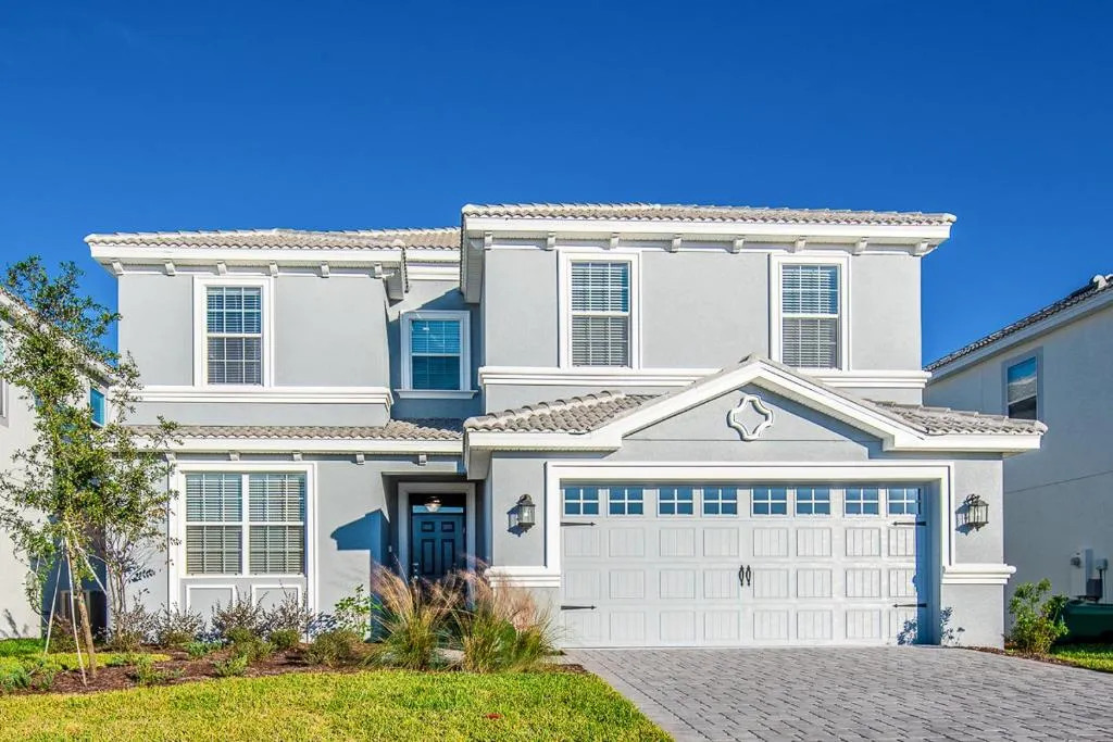 Champions Gate Villa Sleeps 12 with Pool and WiFi, Davenport, United States