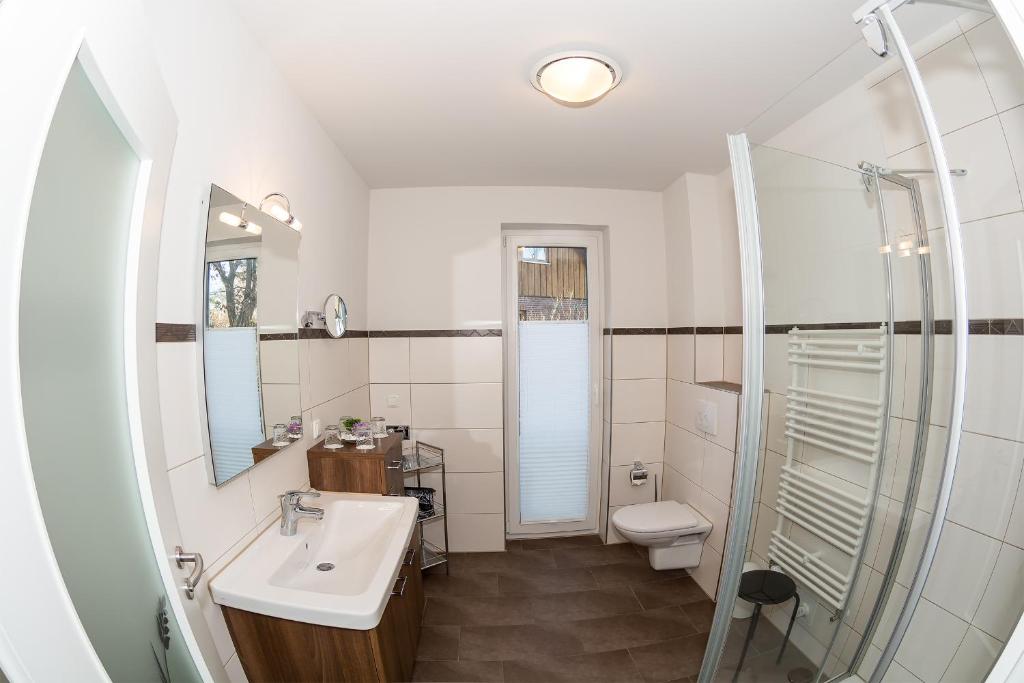 Koupelna v ubytování Apartmenthaus Kleiner Falke