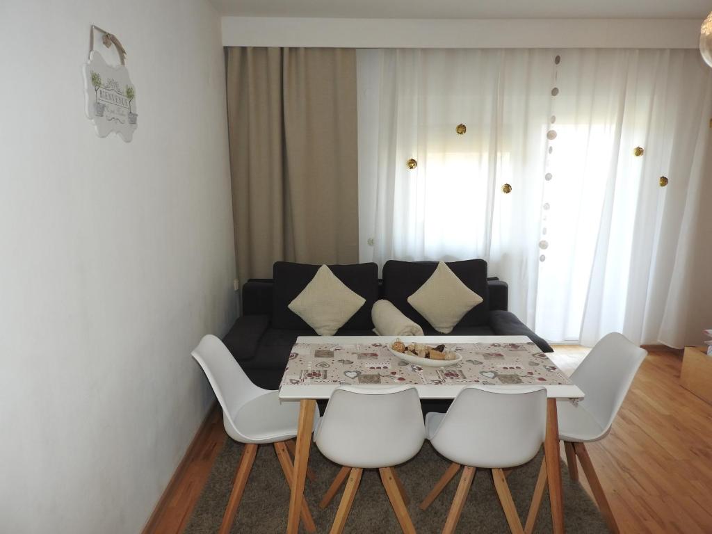 Część wypoczynkowa w obiekcie Warmbad Apartments