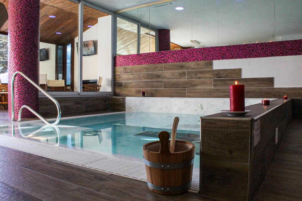 Bazén v ubytování Grand Hotel Sestriere nebo v jeho okolí