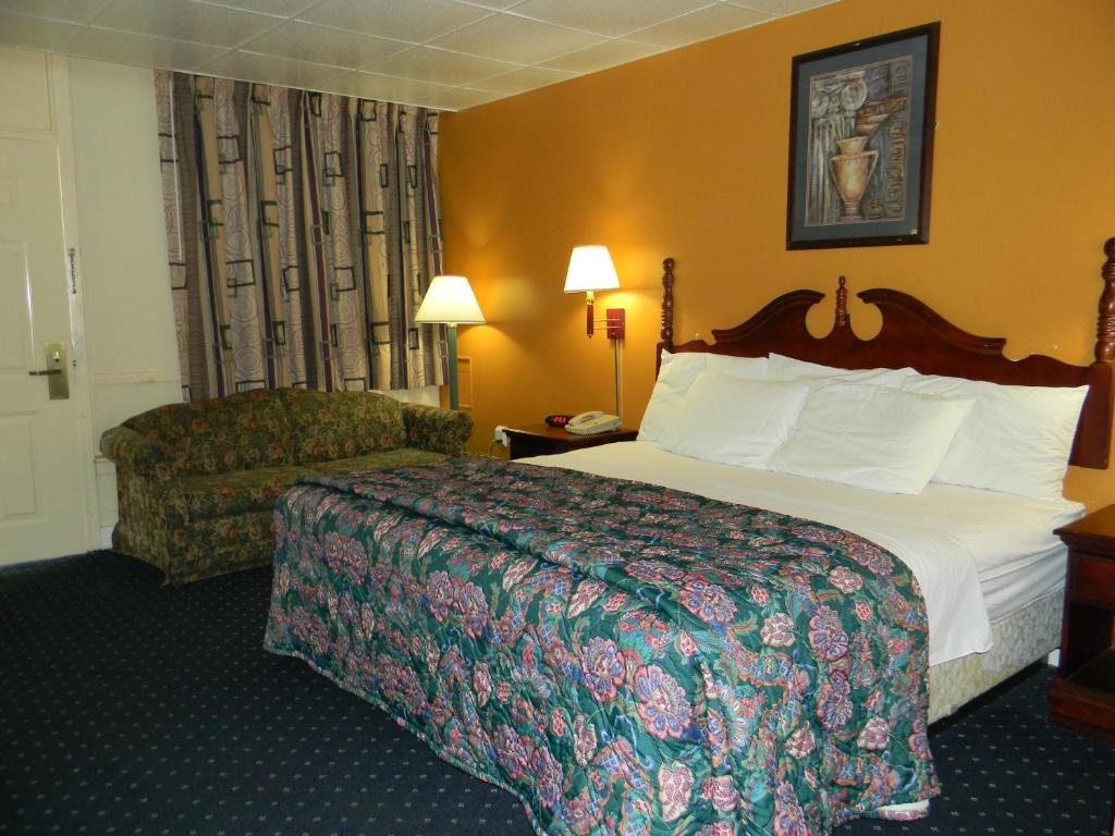 Fairfax Motel - King Room - Non-Smoking