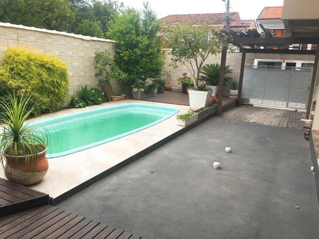 DIARIA DE CASA P/ TEMPORADA C/ 3 QUARTOS, COM PISCINA, A 700m DA PRAIA., Florianópolis, Brazilia