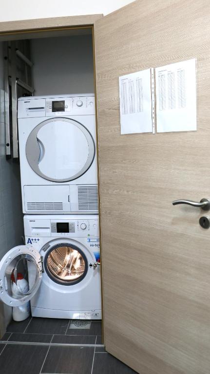 Kuchyň nebo kuchyňský kout v ubytování Hostel Tivoli