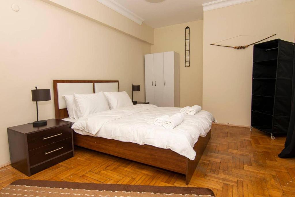 Atlantis · Huge Apartment - 5 min to SAW Airport