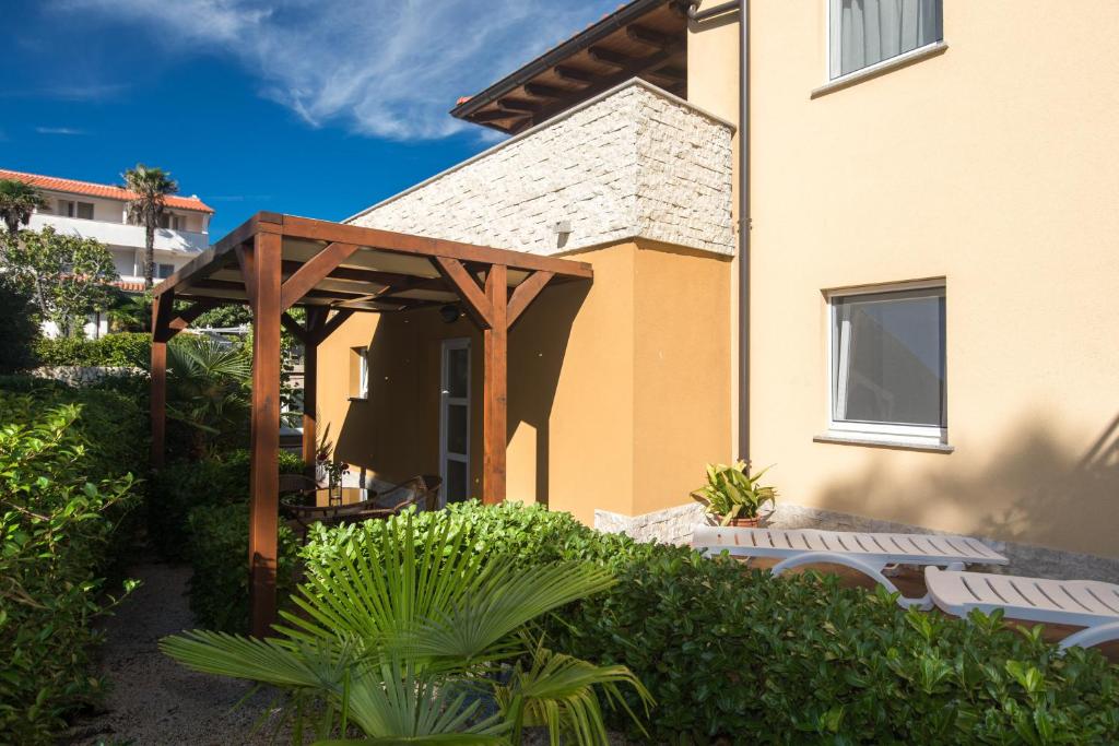 Zahrada ubytování Apartments Laura
