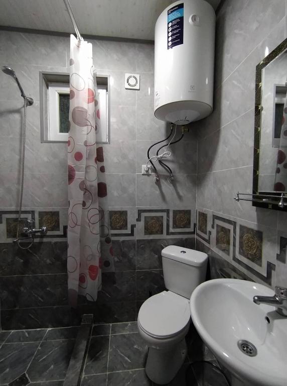 Koupelna v ubytování Tetne Qor Guesthouse