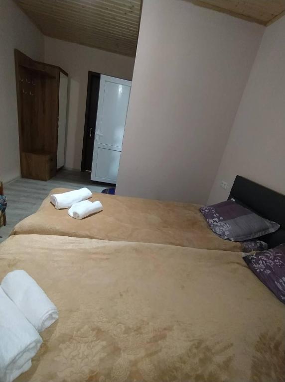 Tetne Qor Guesthouse - Triple Budget Room