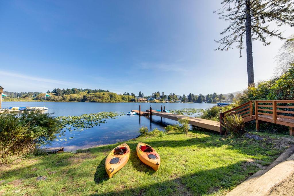 Retreat on Devils Lake, Lincoln City Aktualisierte Preise für 2023
