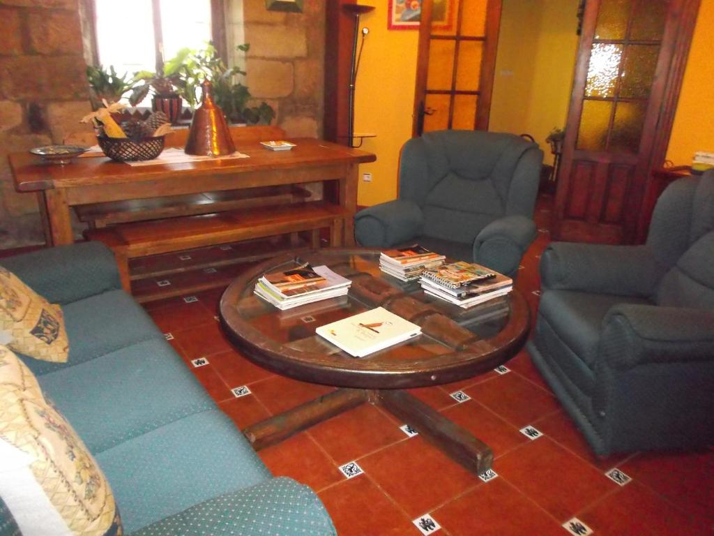 A seating area at Hotel Rural El Rincón de Gadea