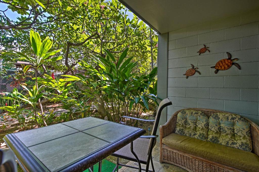 Kailua Studio with Pool Access and Garden Views!, KailuaKona (updated