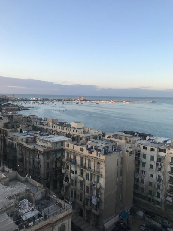 Downtown Sea View Suites - 1