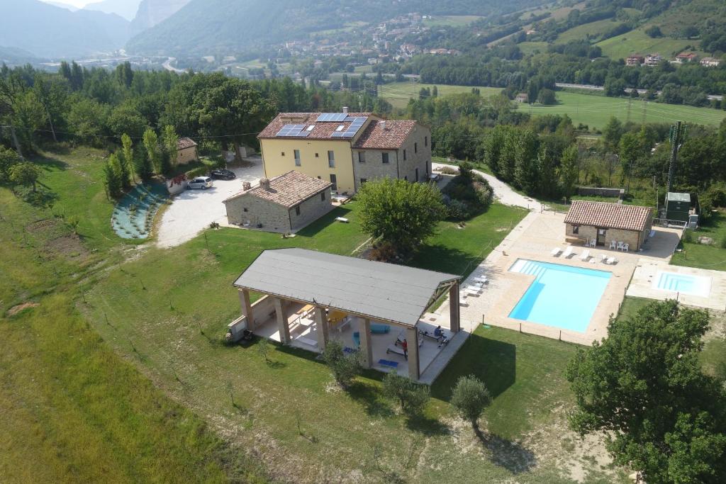 Bazén v ubytování Amico Country House nebo v jeho okolí