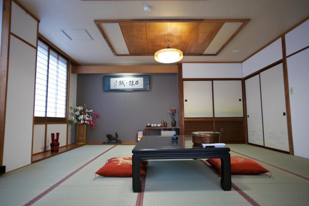 Biliár nebo kulečník v ubytování Rakki OnsenRyokan 楽奇温泉旅館