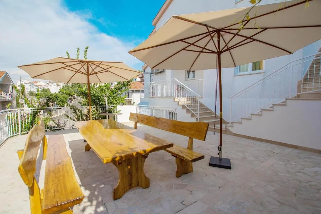 Apartments with a parking space Mastrinka, Ciovo - 11283, Trogir, Croaţia