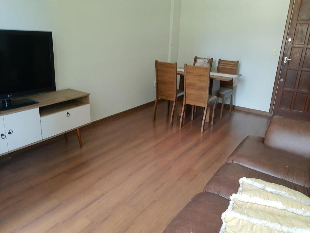  apartamento em itapuã na quadra da praia