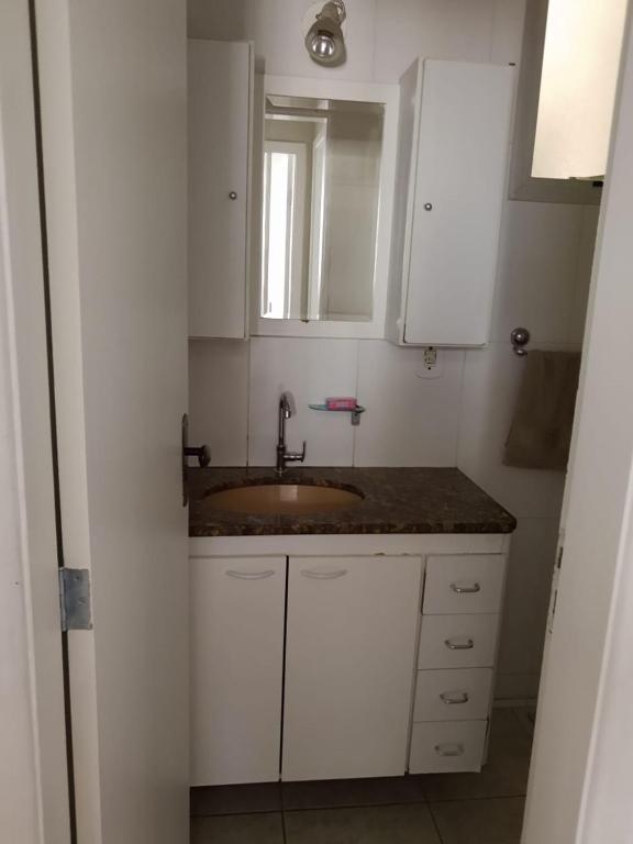  apartamento em itapuã na quadra da praia
