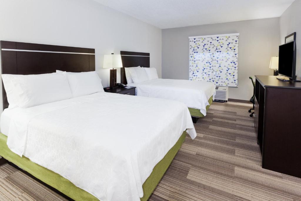 Holiday Inn Express Hotel & Suites Montgomery Boyd-Cooper Parkway, an IHG Hotel - Standard Queen Room With Two Queen Beds