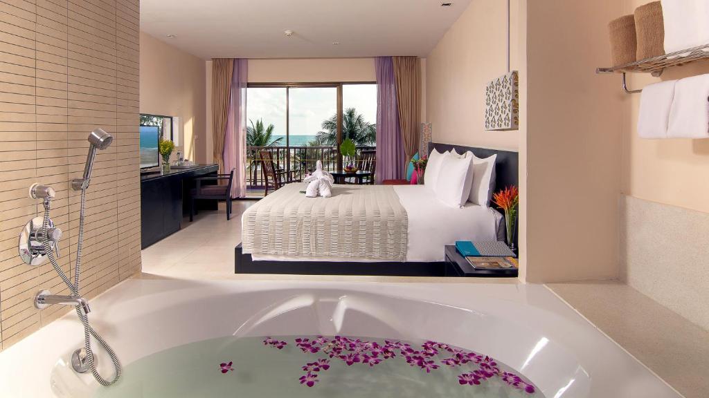 Galeriebild der Unterkunft Apsara Beachfront Resort & Villa - SHA Extra Plus in Khao Lak