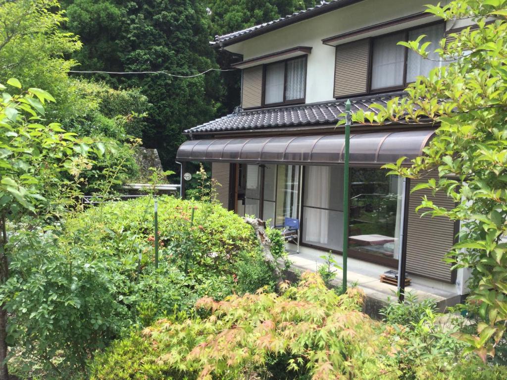 Aed väljaspool majutusasutust 湯布院月灯り