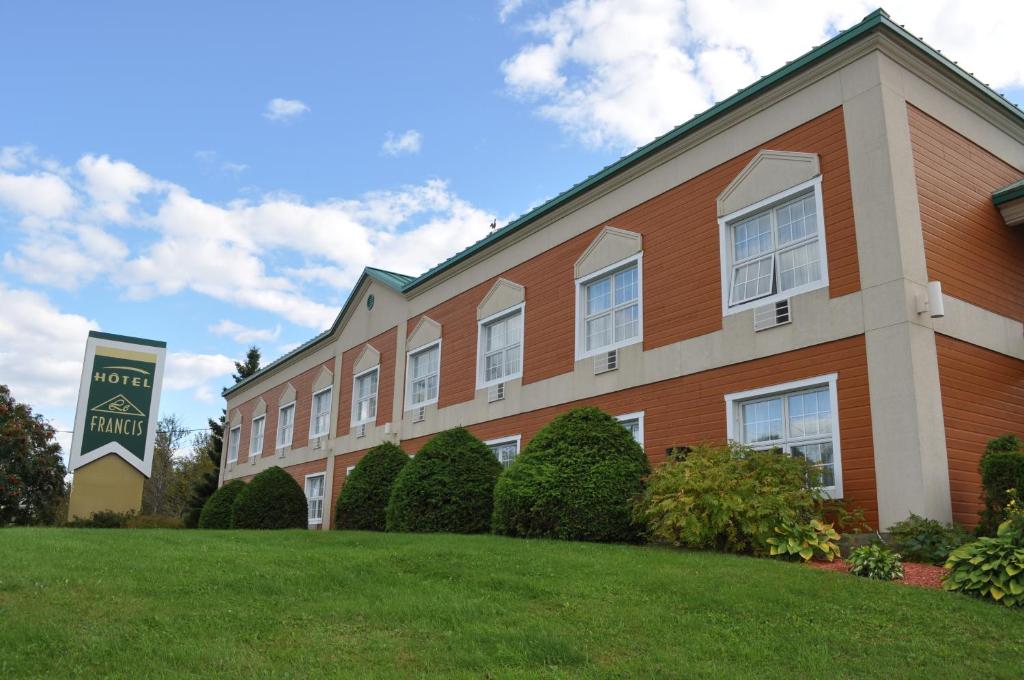 Zahrada ubytování Hôtel Le Francis