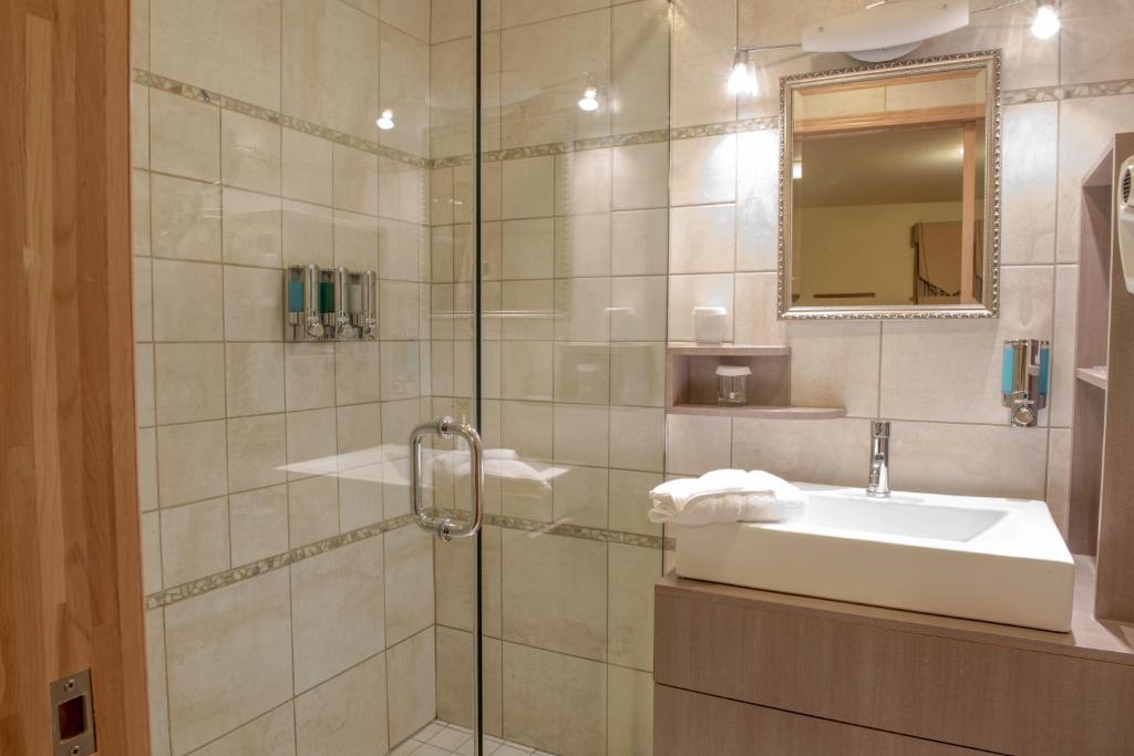 Koupelna v ubytování Hôtel Le Francis