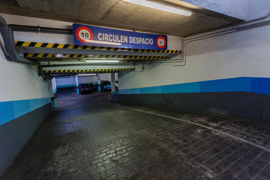 Certifikát, ocenenie alebo iný dokument vystavený v ubytovaní Puerta San FELIX free parking by Cadiz4Rentals