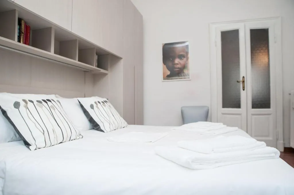 Comfortable Apartment near the City Center, Milano, Italia