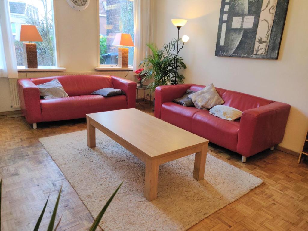 Groepswoning Domus Nimma, also work friendly - Three-Bedroom House