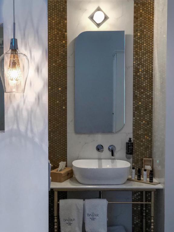 A bathroom at Bahar Boutique Hotel
