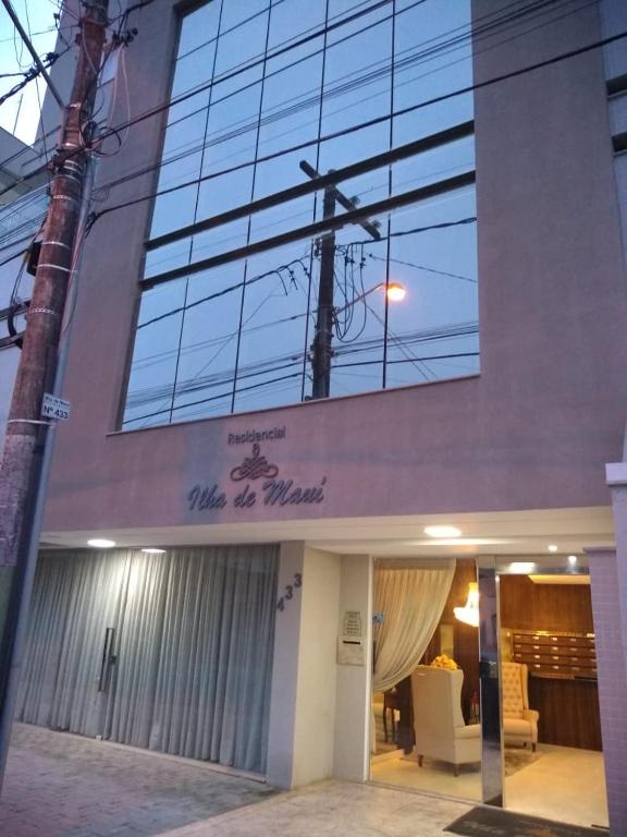  Apartamento 3 suítes - Meia Praia- com Telas de Proteção