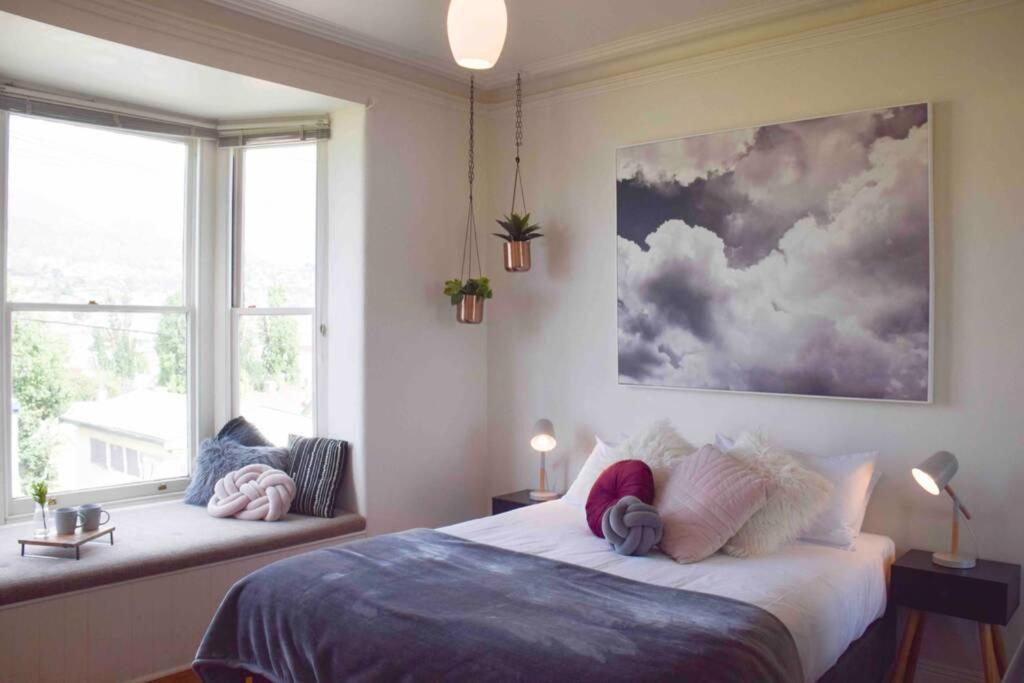 Best Location in Hobart! Luxury 4 bedroom with stunning views - Casa De Cuatro Dormitorios