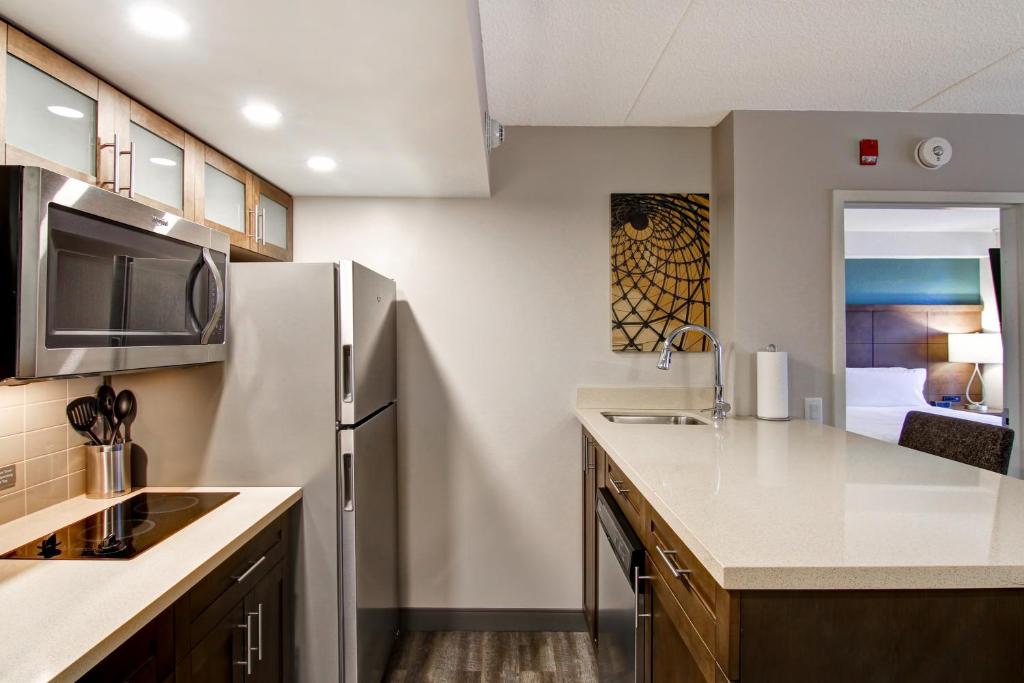 Travel Proud Staybridge Suites Toronto - Vaughan South by IHG - Suite De Una Habitación Con Cama Queen - No Fumadores